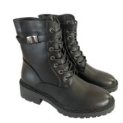 Εικόνα της ΧΧΧ Αρβυλάκια με μεταλλική λεπτομέρεια