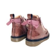 Εικόνα της Μποτάκια παιδικά με γκλίτερ φερμουάρ και κορδόνια