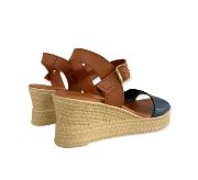 Εικόνα της ΧΧΧ Δερμάτινη πλατφόρμα με ανάγλυφη φάσα