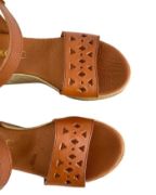 Εικόνα της @ΧΧΧ Δερμάτινη πλατφόρμα με τρυπητή φάσα