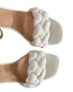 Εικόνα της ΧΧΧ Πέδιλο με χοντρό τακούνι και πλέκτη φάσα