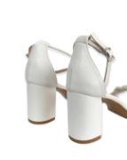 Εικόνα της ΧΧΧ Πέδιλο με χοντρό τακούνι και πλέκτη φάσα