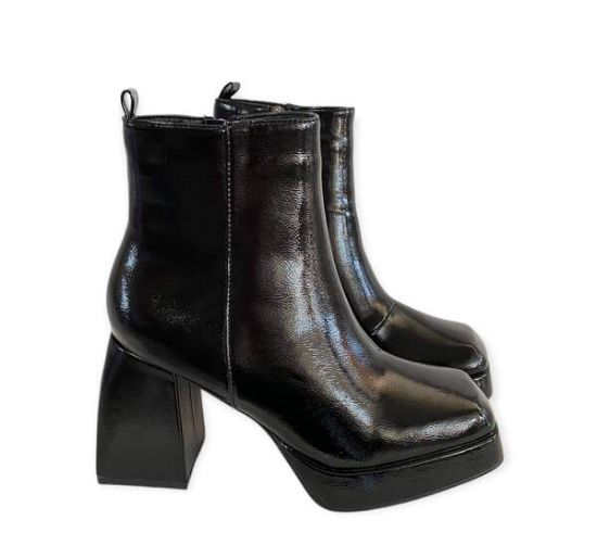 Εικόνα της ΧΧΧ Μποτάκια βινύλ με χοντρό τακούνι και φιάπα