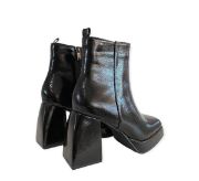 Εικόνα της ΧΧΧ Μποτάκια βινύλ με χοντρό τακούνι και φιάπα