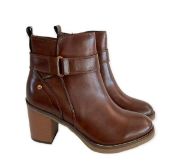 Εικόνα της ΧΧΧΜποτάκια με ψηλό τακούνι 