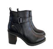 Εικόνα της ΧΧΧΜποτάκια με ψηλό τακούνι 