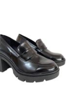 Εικόνα της Loafers από φλωρεντίκ γυαλιστερό δέρμα με χοντρό τακούνι