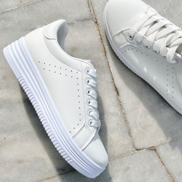 Picture of Sneakers λευκά με τρυπητή λεπτομέρεια 