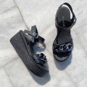 Εικόνα της ΧΧΧ Δερμάτινες πλατφόρμες με αλυσίδα