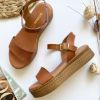Εικόνα της ΧΧΧ Σανδάλια δερμάτινα flatform με ανάγλυφη φάσα