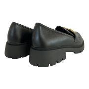 Εικόνα της Old Loafers με χρυσαφί μεταλλική λεπτομέρεια μπροστά και τρακτερωτή σόλα 