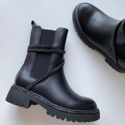 Εικόνα της ΧΧΧ Μποτάκι ματ με λάστιχο, φερμουάρ και μαύρο στρας 