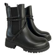 Εικόνα της ΧΧΧ Μποτάκι ματ με λάστιχο, φερμουάρ και μαύρο στρας 