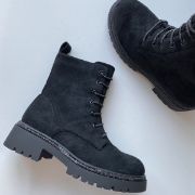 Εικόνα της ΧΧΧ Αρβυλάκι καστόρ με διακοσμητικό στρας και φερμουάρ 