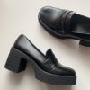 Εικόνα της Γυναικεία ματ loafers με χοντρό τακούνι και κρεπ σόλα 