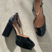 Εικόνα της Old Γόβα λουστρίνι ψηλοτάκουνη με στρογγυλή μύτη και φιάπα