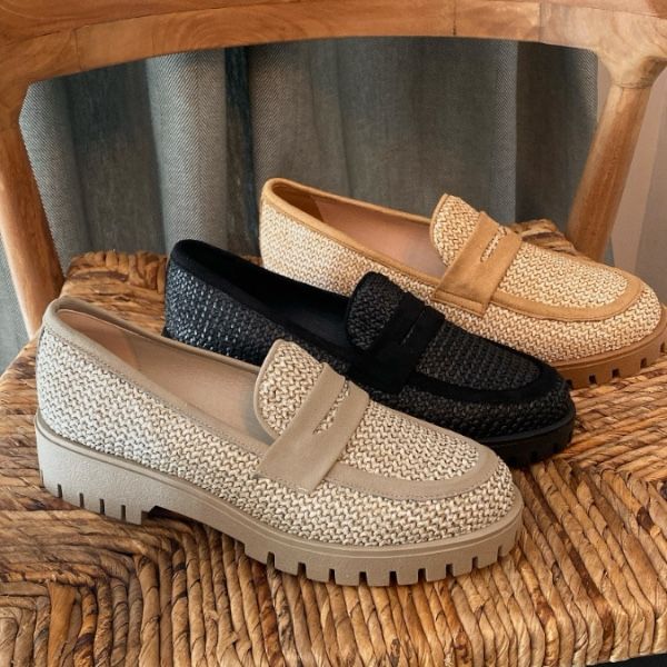 Εικόνα της Loafers από ψάθα με τρακτερωτή σόλα 