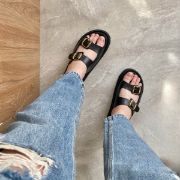 Εικόνα της Δερμάτινη ανατομική παντόφλα με χρυσαφί αγκράφες