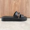 Εικόνα της Δερμάτινη παντόφλα flatform με φαρδιά φάσα και στρας