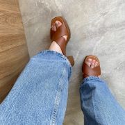 Εικόνα της Mule με χιαστί λουράκια και χοντρό τακούνι