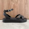 Εικόνα της Δερμάτινο πέδιλο flatform με δάχτυλο και δέσιμο στον αστράγαλο 
