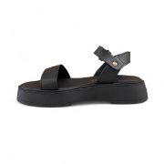 Εικόνα της Πέδιλο δερμάτινο flatform με χρυσή αγκράφα