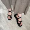 Picture of Πέδιλο flatform με χιαστί λουράκια, δάχτυλο και μεταλλική αγκράφα 