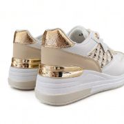 Εικόνα της Sneakers σε Συνδυασμό Υλικών και Χρωμάτων