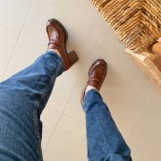 Εικόνα της Old Loafers με χοντρό τακούνι και χρυσή λεπτομέρεια 