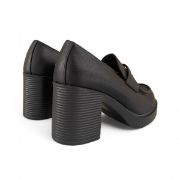 Εικόνα της Old Loafers με χοντρό τακούνι και χρυσή λεπτομέρεια 