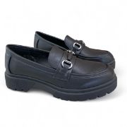 Εικόνα της Old Loafers ματ με ασημί αγκράφα και τρακτερωτή σόλα