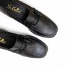 Εικόνα της Old Loafers με τετράγωνη μύτη, μαύρο διακοσμητικό και χοντρό τακούνι 