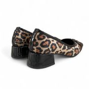 Εικόνα της Γόβες λεοπάρ με λουστρίνι μύτη και μεταλλική λεπτομέρεια 