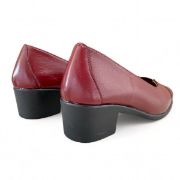 Εικόνα της Δερμάτινες ανατομικές γόβες με λουστρίνι λεπτομέρειες και λάστιχο