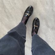 Εικόνα της Loafers από δέρμα φλωρεντικ με μεταλλική λεπτομέρεια