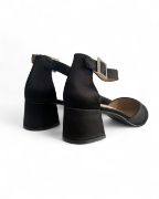 Εικόνα της Σατέν μυτερές γόβες με χαμηλό τακούνι