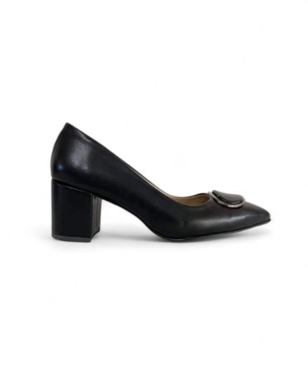 Εικόνα της Γόβες με μεταλλική λεπτομέρεια και χοντρό τακούνι 