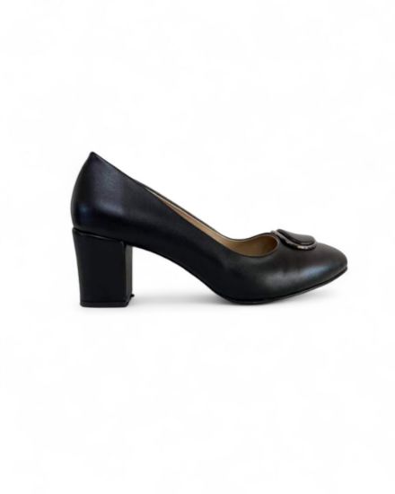 Εικόνα της Γόβες με μεταλλική λεπτομέρεια και χοντρό τακούνι 