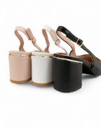 Εικόνα της Γόβα μυτερή εξώφτερνη με φαρδύ τακούνι