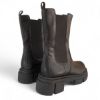 Εικόνα της Chelsea boots με τρακτερωτή σόλα 