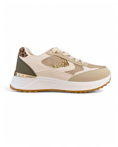 Εικόνα της Old Sneakers με Συνδυασμό Υλικών και Χρωμάτων
