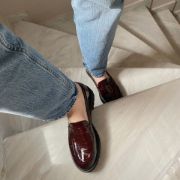 Εικόνα της Loafers κροκό λουστρίνι με ελαφριά τρακτερωτή σόλα 