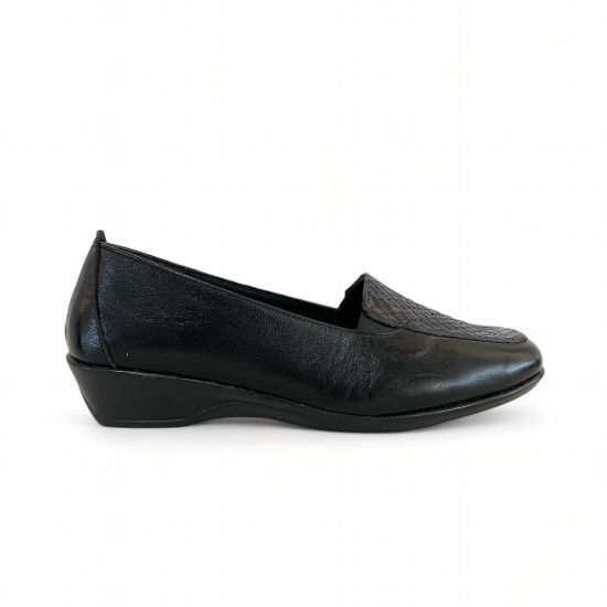 Εικόνα της Γυναικεία δερμάτινα ανατομικά παπούτσια με σχέδιο φίδι και λάστιχα