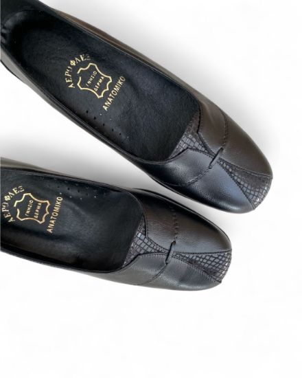 Εικόνα της Δερμάτινες ανατομικές γόβες με λεπτομέρειες φίδι και γαζιά