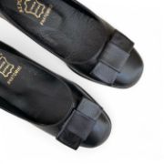 Εικόνα της Δερμάτινες ανατομικές γόβες με φιόγκο