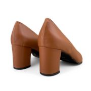 Εικόνα της Γόβες ταμπά μυτερές με χοντρό τακούνι