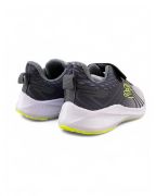 Παιδικά υφασμάτινα αθλητικά σε γκρι αποχρώσεις με πράσινες λεπτομέρειες,λευκή σόλα,αυτοκόλλητο και λάστιχα στο κουντεπιέ πίσω όψη σε λευκό φόντο.