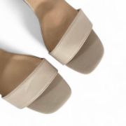 Εικόνα της Old Πέδιλο με χοντρό τακούνι και λεπτή φάσα