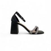 Εικόνα της Old Πέδιλο με χοντρό τακούνι και διπλή φάσα με στρας