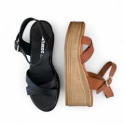 Εικόνα της Δερμάτινες Πλατφόρμες με Χιαστί Λουριά